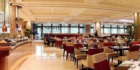 小型飯店應(yīng)該如何擺放餐廳家具呢?